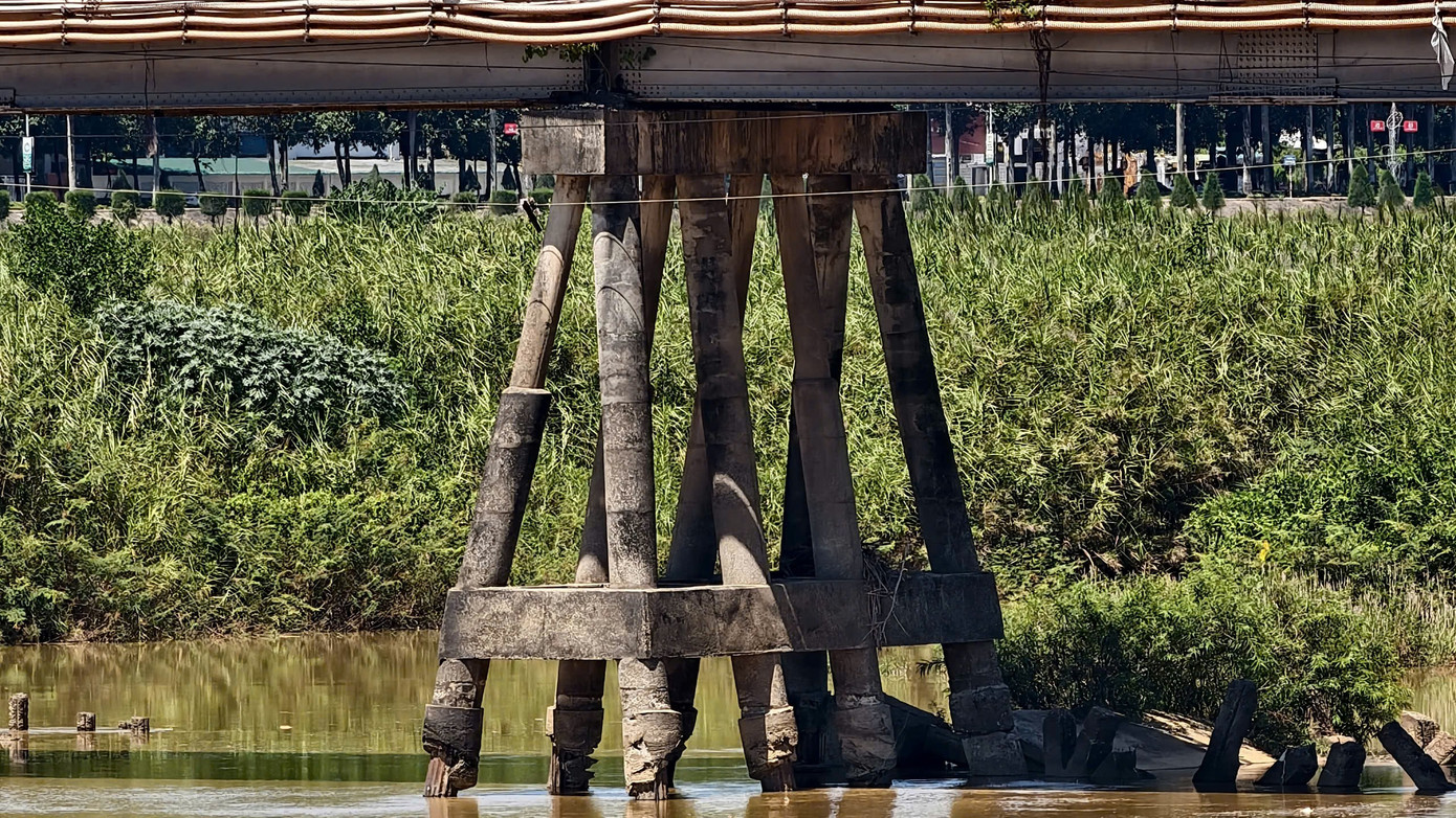 Cận cảnh cầu Trà Khúc 1 - biểu tượng 60 năm trước ngày được xây mới - Ảnh 16