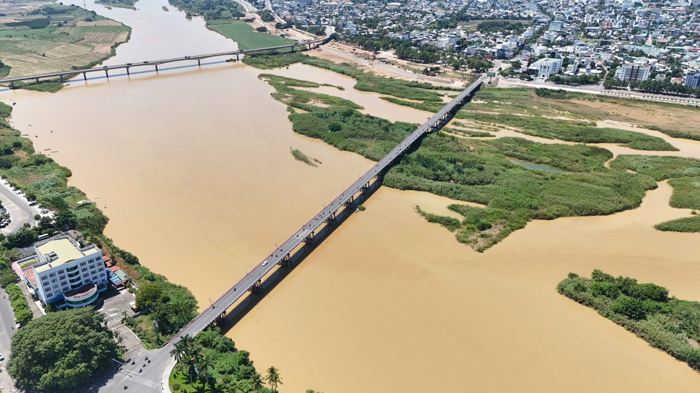 Cận cảnh cầu Trà Khúc 1 - biểu tượng 60 năm trước ngày được xây mới - Ảnh 17