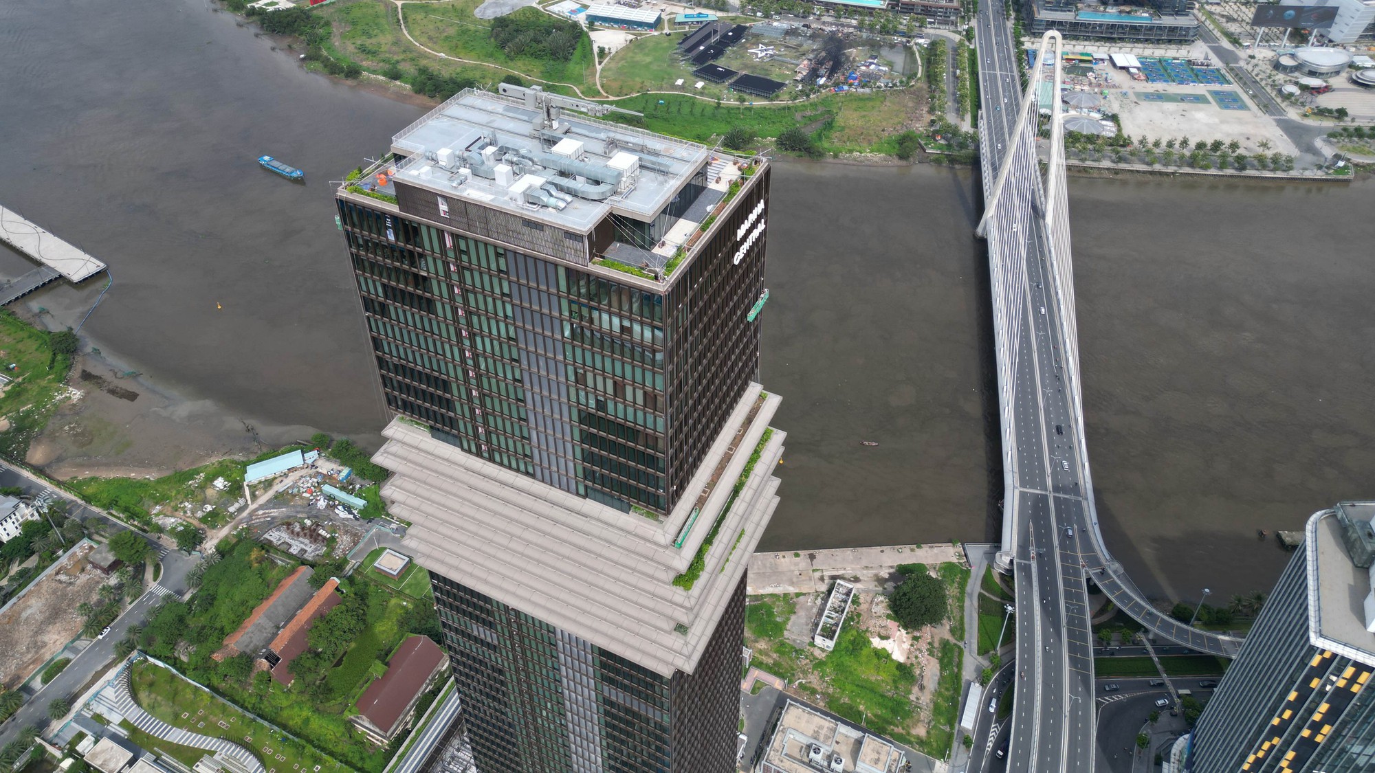 Cận cảnh tòa tháp tài chính quốc tế 55 tầng đầu tiên ở TP HCM - Ảnh 5