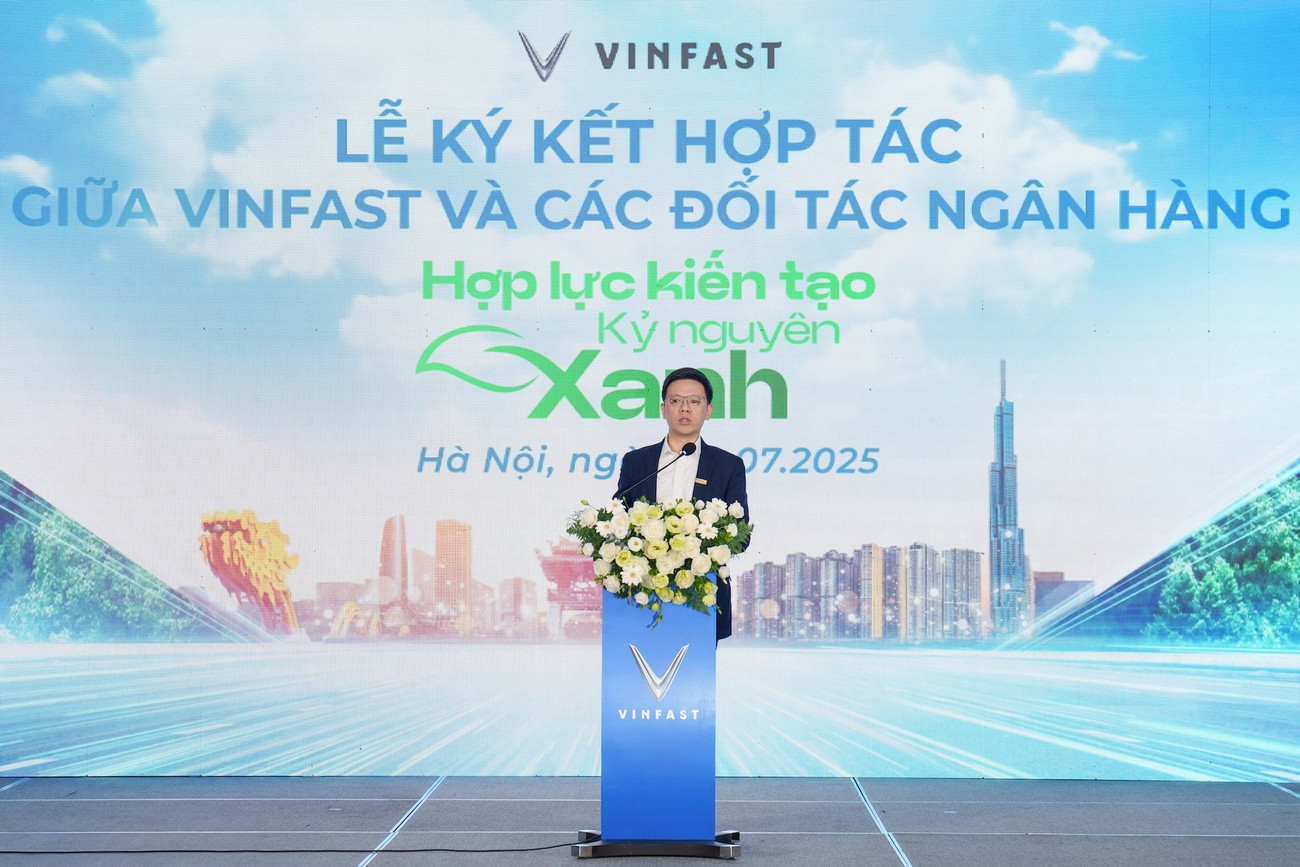 Vinfast và 12 ngân hàng, tổ chức tài chính chung tay hỗ trợ người dân Hà Nội chuyển sang xe điện - Ảnh 3