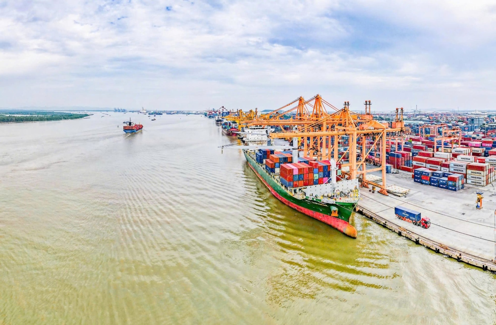 Ngay sát vách Hà Nội sẽ có khu kinh tế tự do, siêu cảng biển đón tàu 200.000 tấn - Ảnh 1