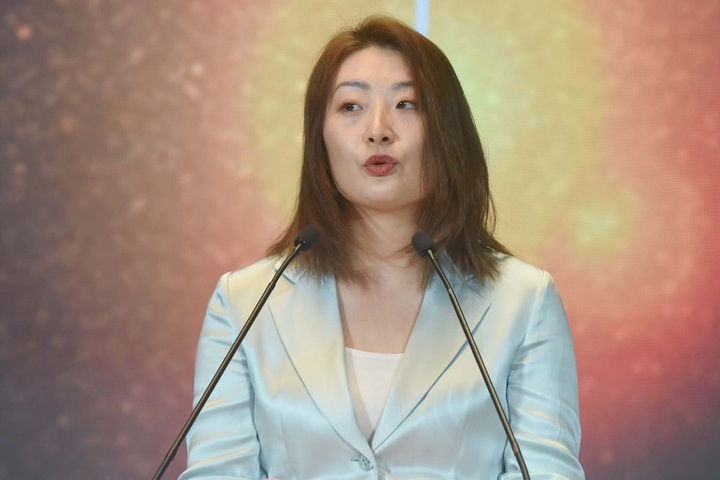 Công chúa Wahaha "thua kiện", buộc lùi một bước trong cuộc chiến giành gia sản với 3 em cùng cha khác mẹ - Ảnh 1