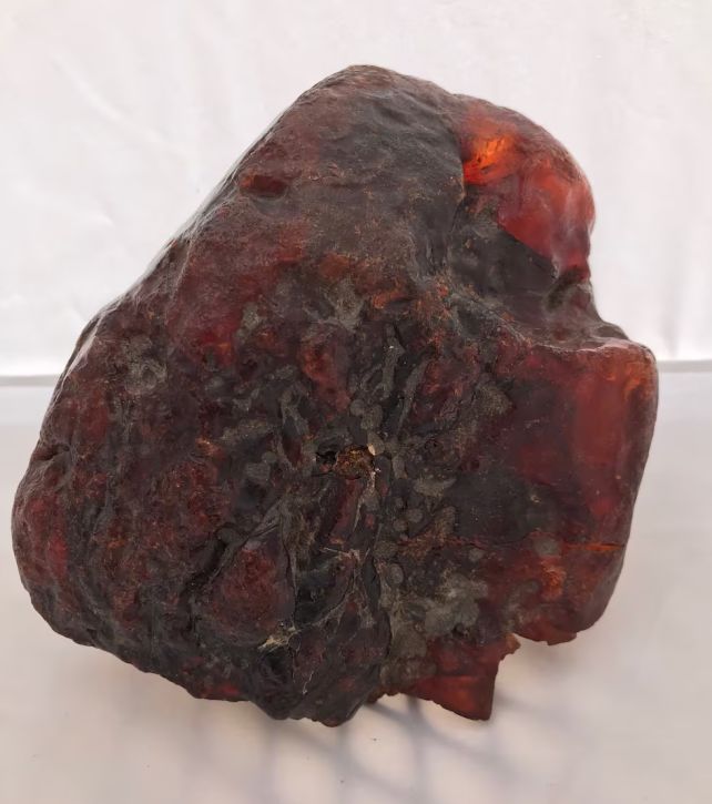 Khối đá chặn cửa 'vô dụng' này hóa ra lại có giá trị lên tới hơn 30 tỷ đồng! - Ảnh 2