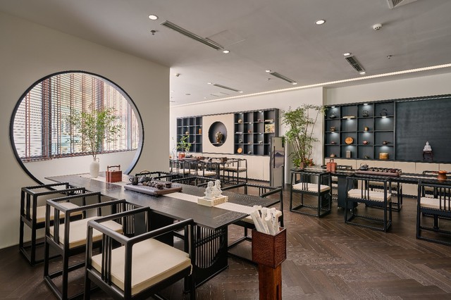 Kết nối dịch vụ toàn diện cho sàn BĐS vừa và nhỏ trong văn phòng hiện đại - Ảnh 1