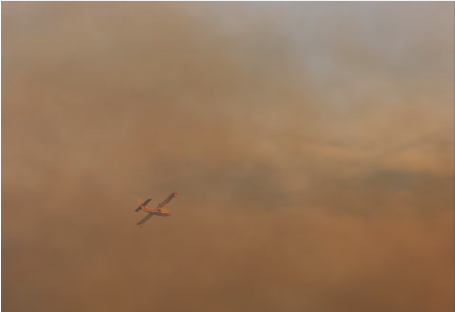 Cảnh tượng tựa "hỏa ngục" tại Pháp: Cháy rừng lớn nhất nhiều thập kỷ, Thủ tướng Pháp gọi đây là "thảm họa quy mô chưa từng có" - Ảnh 3