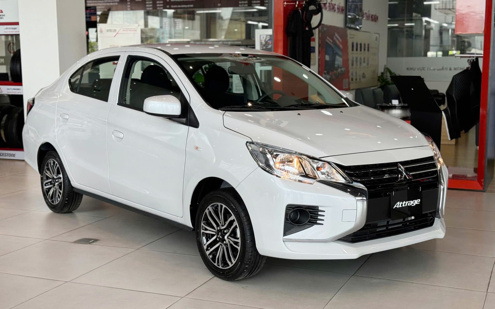 Mitsubishi Xforce rẻ kỷ lục sau khi áp khuyến mãi này: ‘Trừ sạch’ còn từ 539 triệu đồng, tạo áp lực lớn cho Yaris Cross, Creta - Ảnh 3