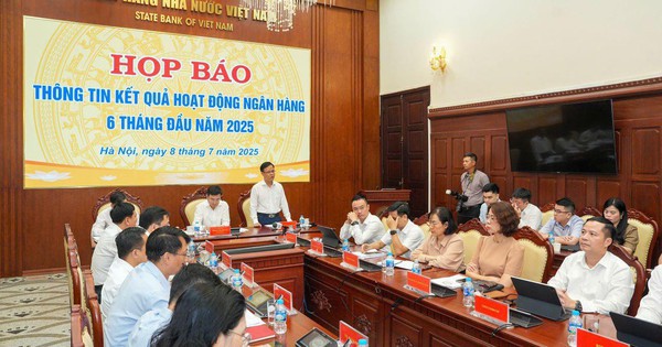 Một lượng tiền rất lớn được đưa ra thị trường, NHNN bước vào lộ trình bỏ room tín dụng
