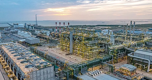 Sắp 'tái sinh' tổ hợp hóa dầu 5,4 tỷ USD ở TPHCM