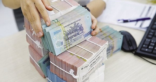 Lãi suất biến động, tiền gửi tăng mạnh