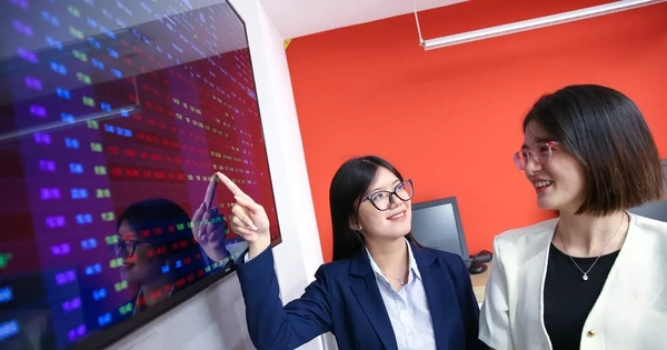 Bất ngờ cổ phiếu doanh nghiệp của nữ tỷ phú USD duy nhất Việt Nam