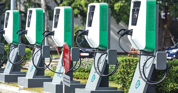 Vingroup hỗ trợ người dân Hà Nội chuyển đổi xanh bằng loạt chính sách chưa từng có