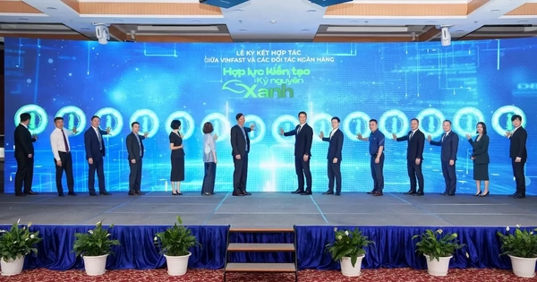 Vinfast và 12 ngân hàng, tổ chức tài chính chung tay hỗ trợ người dân Hà Nội chuyển sang xe điện