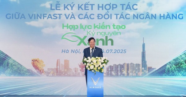 Người mua ô tô VinFast đăng ký biển Hà Nội sắp nhận loạt ưu đãi từ Vingroup và 12 đối tác tài chính