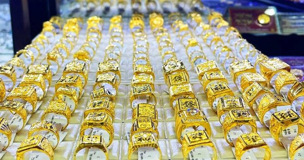 Giá vàng nhẫn, vàng SJC ngày 25/7 biến động ra sao?