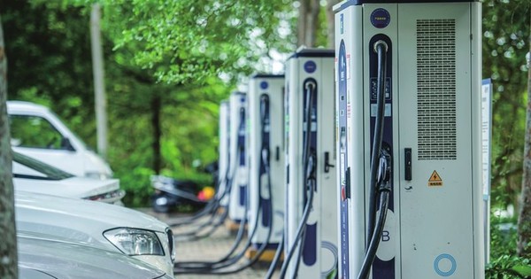 Bài toán trạm sạc tại Trung Quốc: Khi nỗi lo dần biến mất, doanh số tự đi lên, cuộc đua xe điện không chỉ là pin hay xe mà là hạ tầng