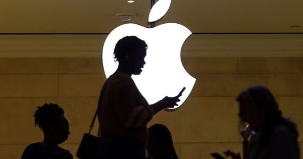 Lượng iPhone bán ra năm 2024 chỉ bằng mức... 9 năm trước, vì sao cổ phiếu Apple vẫn tăng tới 9 lần trong cùng giai đoạn?