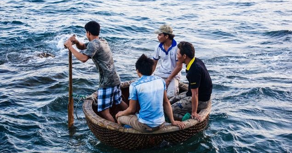 Nhà đầu tư 'full cash' có nên 'nhặt nhạnh' cổ phiếu ở thời điểm này?