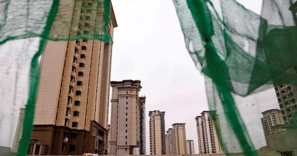 Nợ gần 600 nghìn tỷ đồng, tập đoàn bất động sản từng lớn nhất Trung Quốc sắp bị huỷ niêm yết: 'Bóng đen' phủ kín cả một ngành ngập trong nợ nần