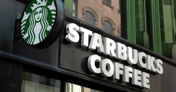 Starbucks từ bỏ mô hình cửa hàng nhận đặt online