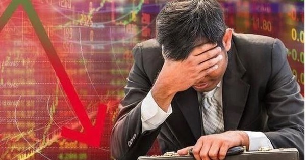 Phiên 31/7: Khối ngoại quay đầu bán ròng đột biến hơn 2.200 tỷ đồng, "xả" loạt cổ phiếu ngân hàng