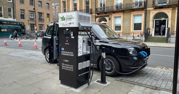 Chạy hơn 40 vạn km vẫn còn hơn 90% pin, tài xế xe điện tấm tắc đáng đồng tiền bát gạo