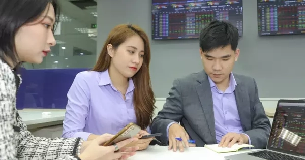 Chờ đợi gì sau những ngày chứng khoán biến động dữ dội?