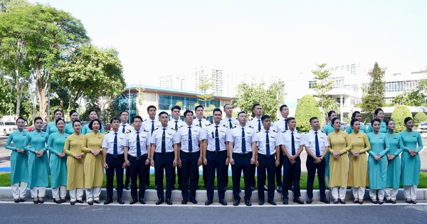 Đãi ngộ đáng mơ ước của nhân viên Vietnam Airlines: Toàn bộ nhân sự trong hệ thống vừa được tăng lương