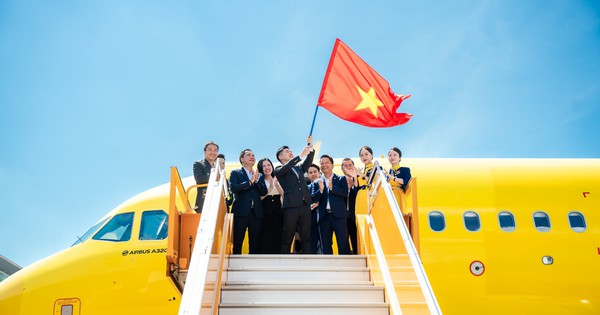 Vietravel Airlines đón thêm tàu bay Airbus thứ 2, cổ phiếu gia đình bầu Hiển tăng kịch trần