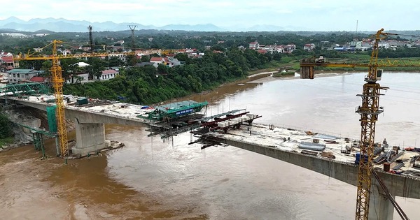 Hàng triệu người dân Phú Thọ sắp đón tin vui: Cầu Phong Châu bắc qua sông Hồng sẽ hợp long vào dịp đặc biệt quan trọng