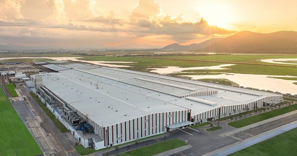 Điện mặt trời quy mô lớn sẽ đồng loạt triển khai cho các nhà máy VinFast và nhà máy pin: Giá trị cực lớn!
