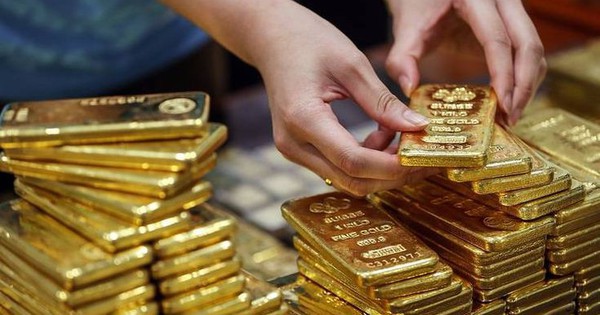Giá vàng tương lai cao kỷ lục sau thông tin "Mỹ áp thuế nhập khẩu vàng thỏi 1 kg"