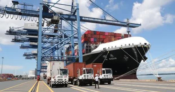 Thu ngân sách hơn 260.000 tỷ đồng từ hoạt động xuất nhập khẩu