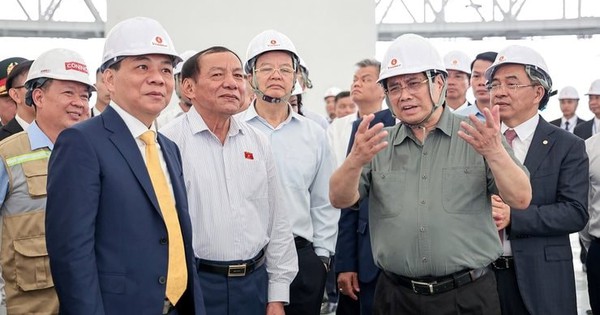 Gấp rút thi công tại công trình top 10 TG để tổ chức sự kiện được Thủ tướng ví như “ngày hội non sông”