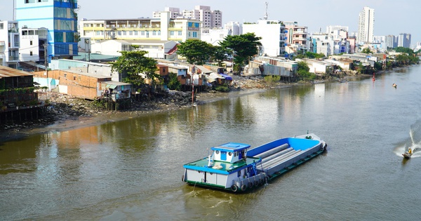 Di dời nhà ven kênh ở TP HCM: Đấu giá 4 khu đất