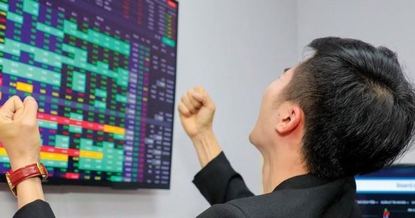 Kịch bản tích cực VN-Index có thể lên 1.800 điểm, công ty chứng khoán điểm tên 3 nhóm cổ phiếu "hot" dự báo hưởng lợi trong nửa cuối năm 2025