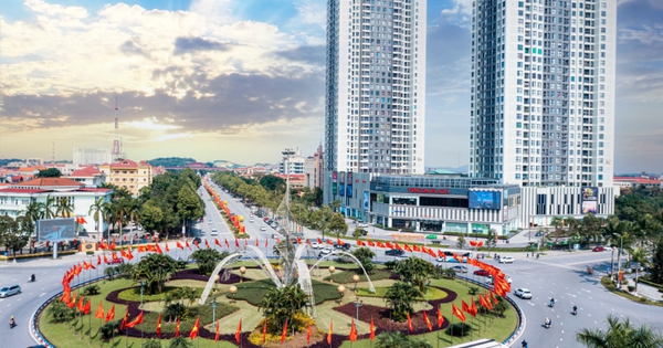 Trước thềm đón dòng vốn gần 7 tỷ USD vào ngày mai, địa phương 'sát vách' Hà Nội đang có tình hình kinh tế phát triển ra sao?