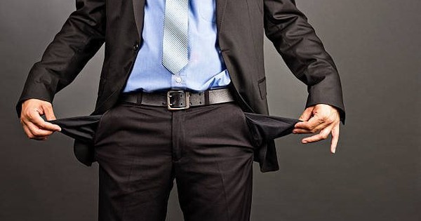 60% người dân một nước ĐNÁ lâm vào cảnh đầu tháng đã hết tiền, giới trẻ vung tiền chi tiêu để ‘bằng bạn bằng bè’, chậm lấy vợ sinh con, không tài khoản tiết kiệm