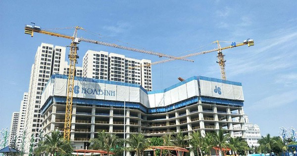 Xây dựng Hòa Bình nợ bảo hiểm hơn 60 tỷ đồng, thoát lỗ bán niên nhờ bán tài sản