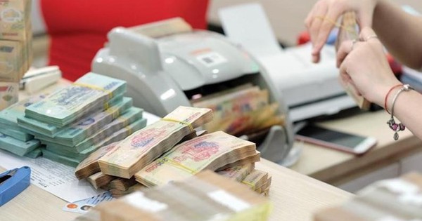 Lãi suất tiết kiệm sẽ diễn biến thế nào trong những tháng cuối năm?