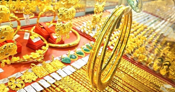 Hôm nay: Giá vàng nhẫn, vàng SJC quay đầu giảm