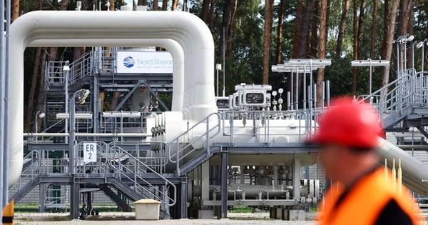 Hé lộ lý do Ukraine ngừng trung chuyển khí đốt Nga dù khiến nền kinh tế khó chồng khó