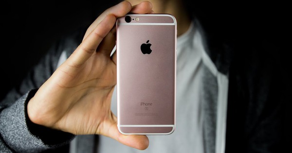 2 mẫu iPhone từng “làm mưa làm gió” tại Việt Nam, cũ nhưng chưa bao giờ hết hot, thế hệ bây giờ làm sao biết!