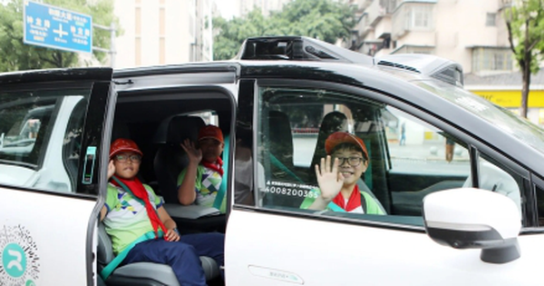 Xe robotaxi Trung Quốc chuẩn bị đổ bộ vào Anh