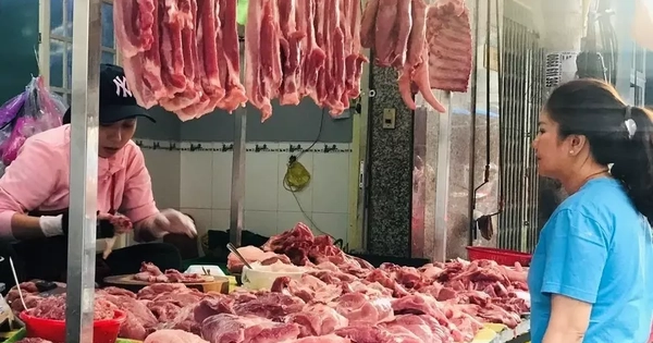 Giá thịt lợn lao dốc