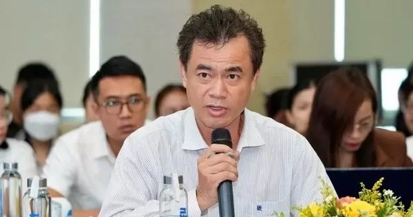 Bao giờ TPHCM 'khai tử' xe máy giao hàng chạy xăng?