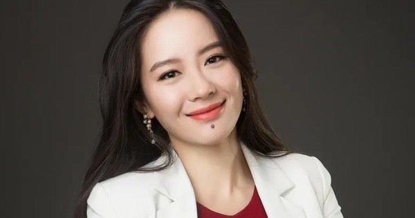 Chân dung người phụ nữ quyền lực nhất giới tiền số: Mồ côi cha năm 9 tuổi, đi bán nước ngọt ở siêu thị đến ‘tỷ phú crypto’