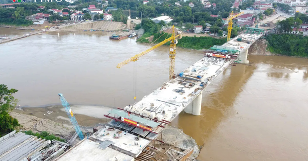 Phú Thọ: Cầu Phong Châu mới chuẩn bị hợp long sau gần 300 ngày thi công thần tốc