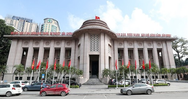 Ngày 26/8: Ngân hàng Nhà nước tiếp tục bán USD can thiệp, giá đô ngân hàng tăng trở lại
