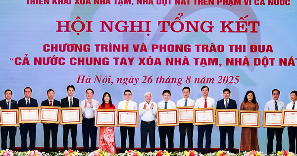 HDBank nhận bằng khen của Thủ tướng vì đóng góp tích cực trong chương trình xóa nhà tạm, dột nát
