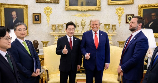 Tổng thống Hàn khéo léo xoay chuyển thế cờ ở phòng Bầu Dục, khiến ông Trump thừa nhận hiểu lầm